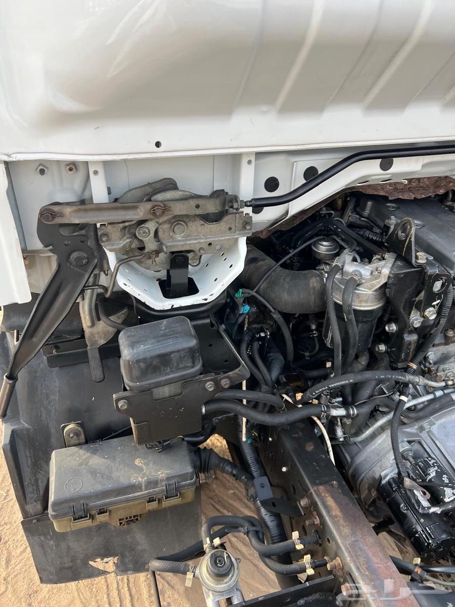 For sale Isuzu truck 2015 turbo63617878122115112
