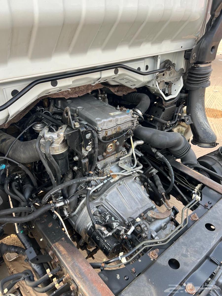 For sale Isuzu truck 2015 turbo63617878122115113