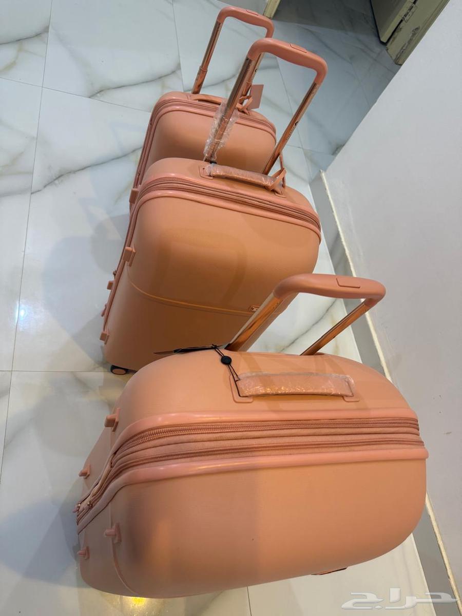 Three new unused travel bag sets - from Victoria brand63618376942210112