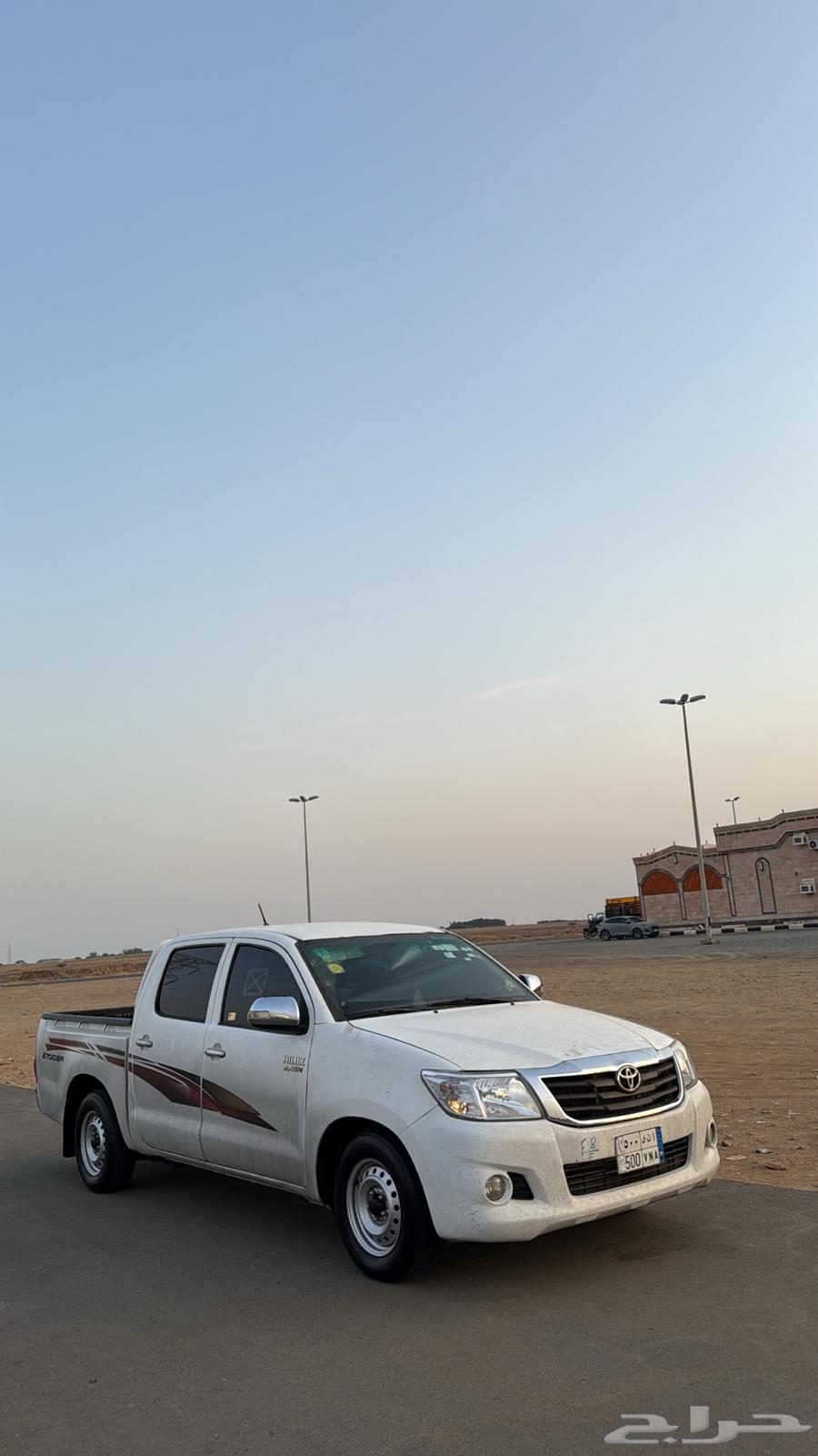 2013 Hilux for sale, one day off site 42 and sale nearby63621649320450112