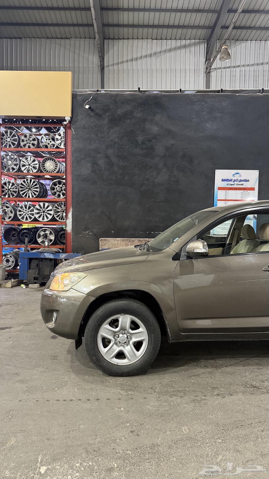 Toyota - RAV4 201163654643298179111