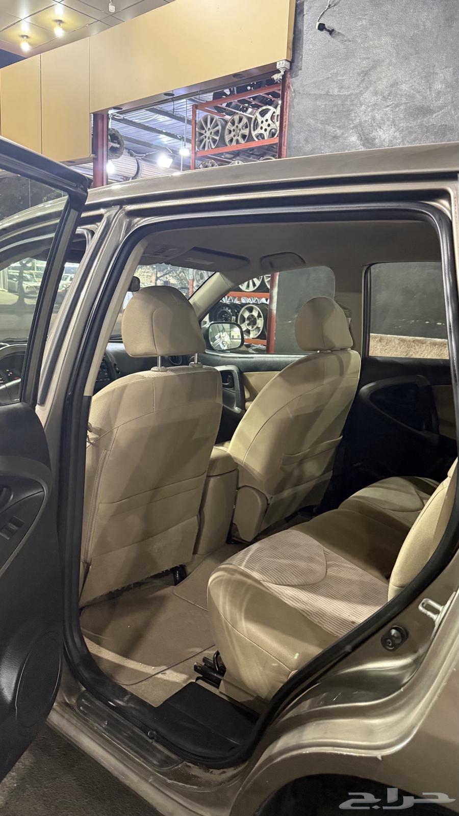Toyota - RAV4 201163654643298179114