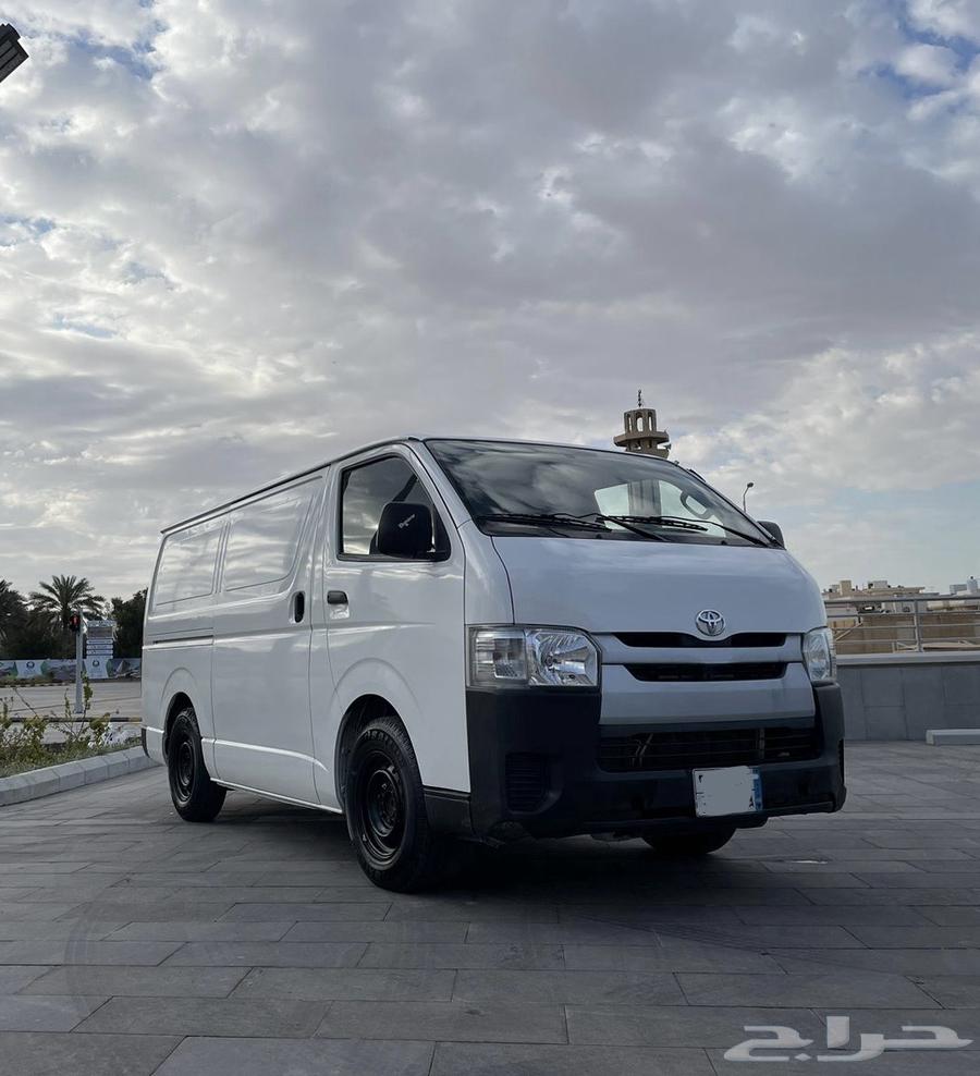 Toyota Hiace Cargo Van for Rent63622944308355111
