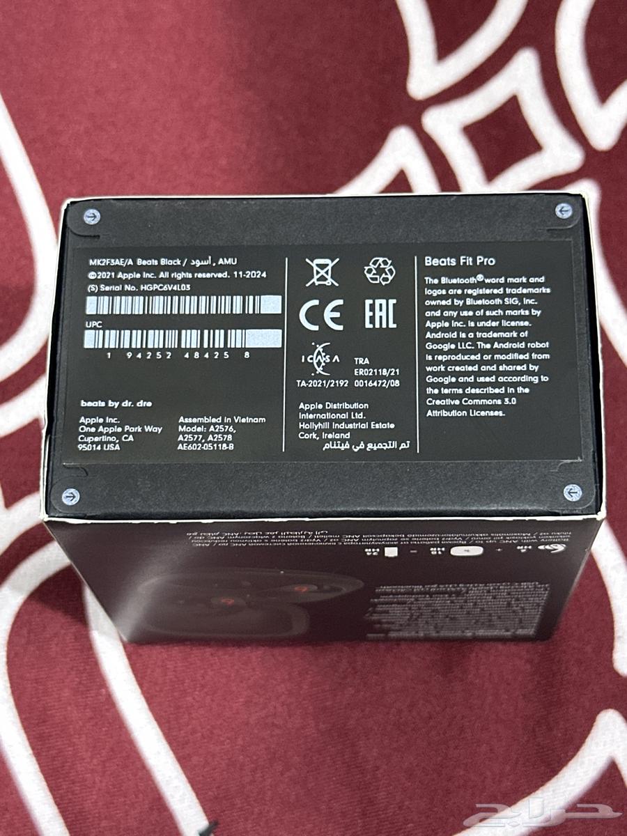 Beats headphones black color, new unopened from the box63618680228610112