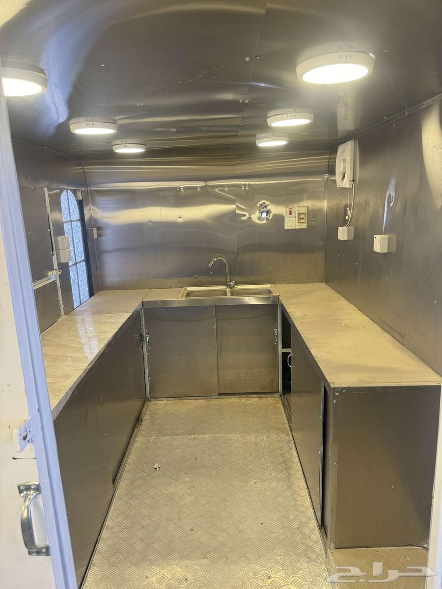 Fully equipped truck63623105420675112