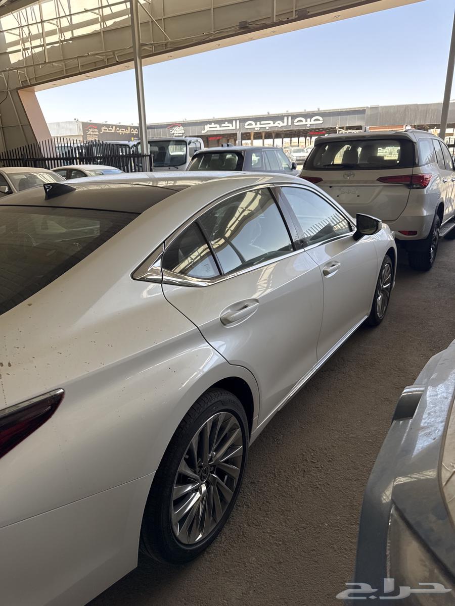 Lexus ES350 White63619709814786112