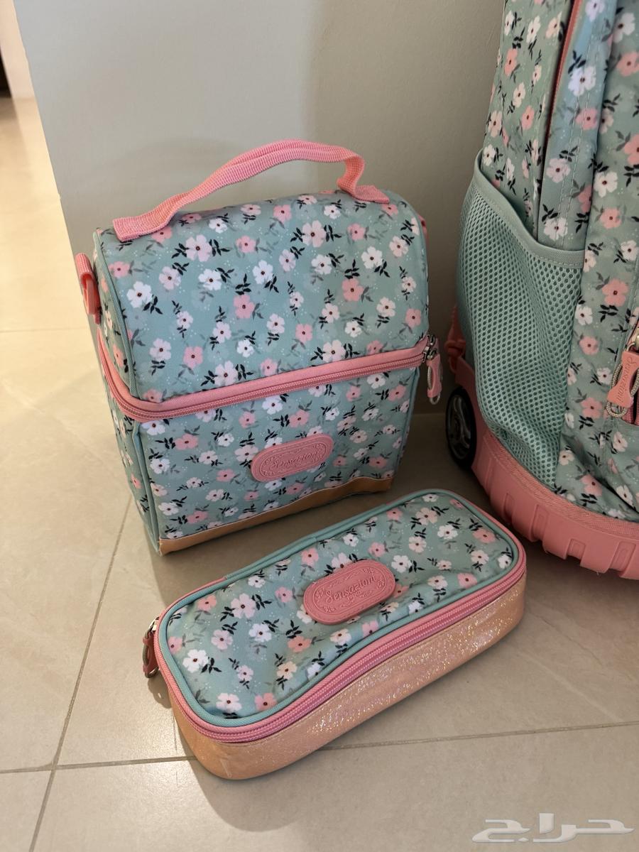 Girls' school bag with accessories63618668056578112