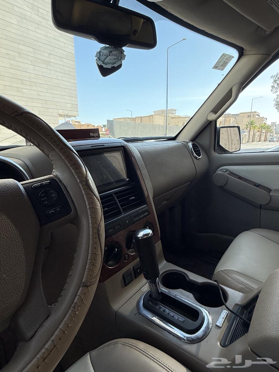 Clean Explorer with excellent condition63618736444674114