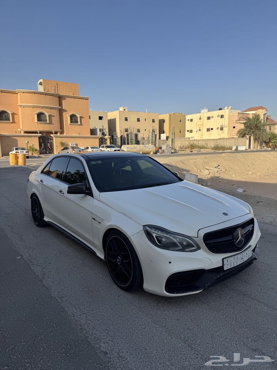 Mercedes E63 AMG 201263279972950657113