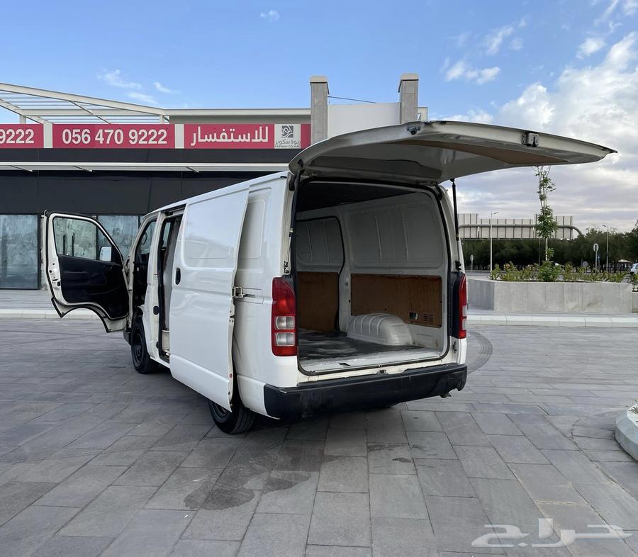 Toyota Hiace Cargo Van for Rent63622944308355112