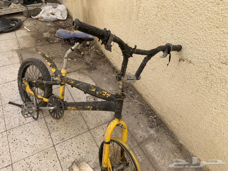 Cyclist with 5063622938249346111