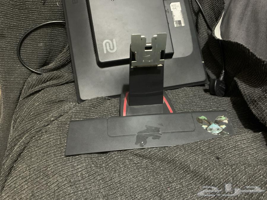 شاشه قيمنق جديده مافيها ولا خدش من شركه benq تجي معها قاعده63618579409155112