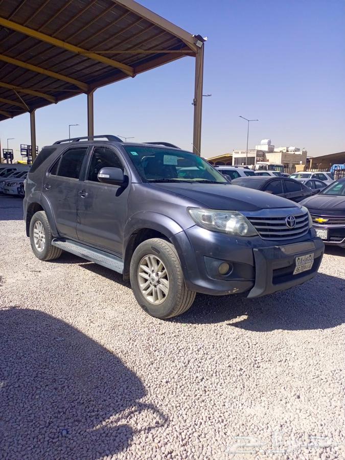 Toyota Fortuner Model 201363619029743105112