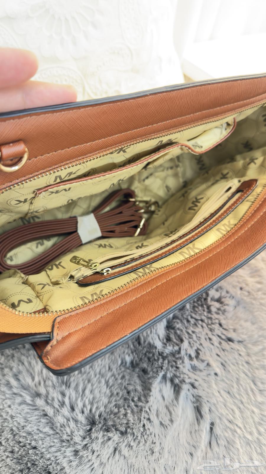 للبيع شنطة Michael Kors - مستعملة بحالة ممتازة جد ا63618875763202113