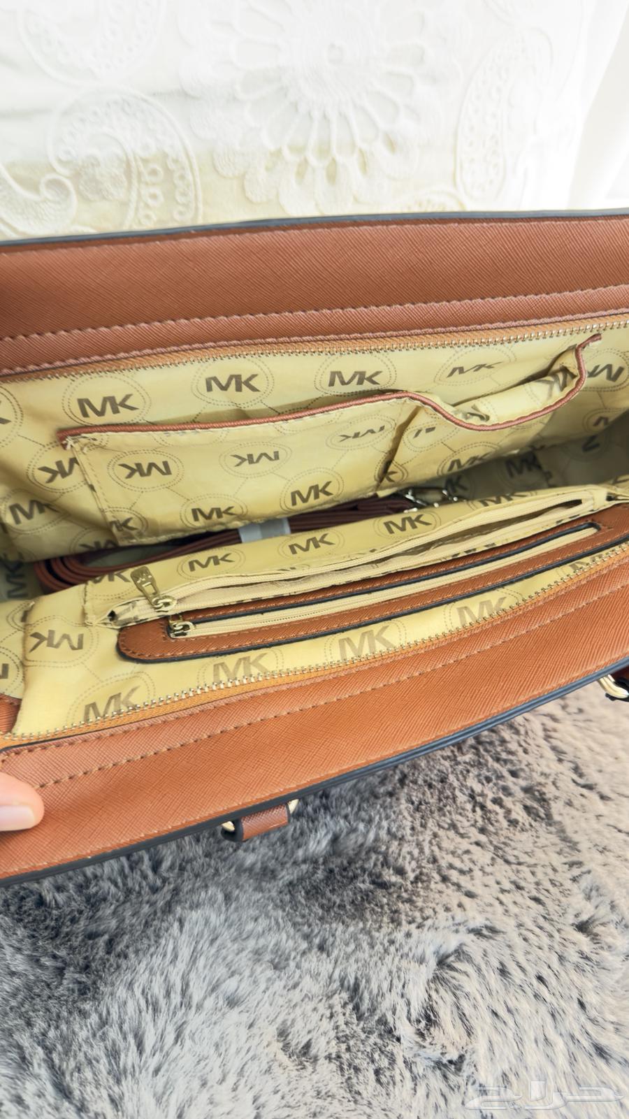 للبيع شنطة Michael Kors - مستعملة بحالة ممتازة جد ا63618875763202112