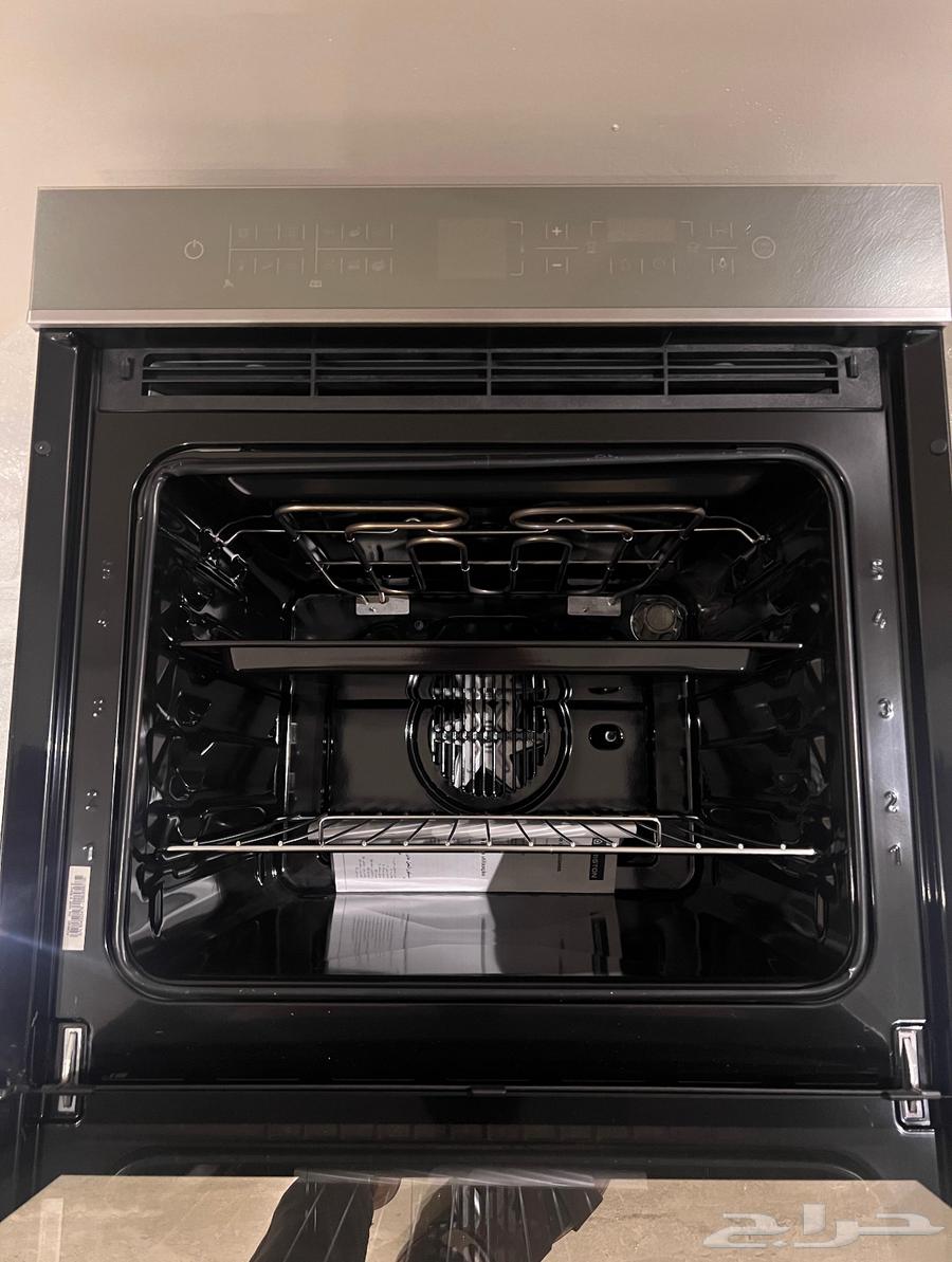 Ariston oven 60x60 cm Italian touch screen new in box63618871732099111