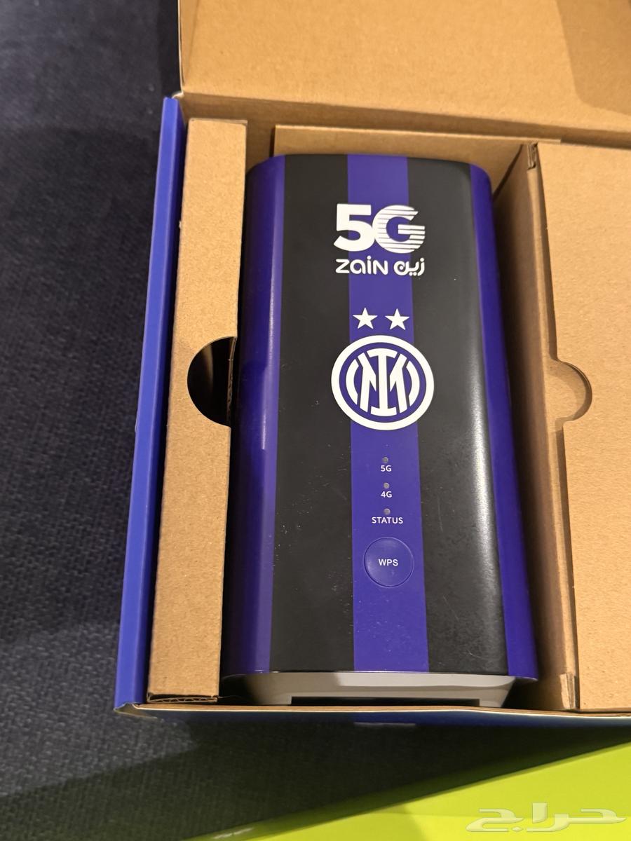 Huawei router and signal booster63618876315651111