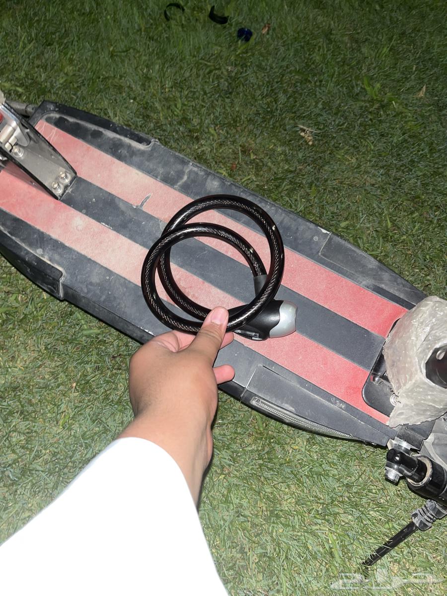 Electric scooter63618767722882112