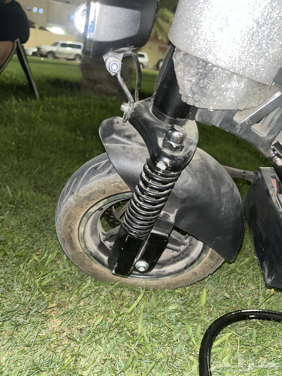Electric scooter63618767722882114