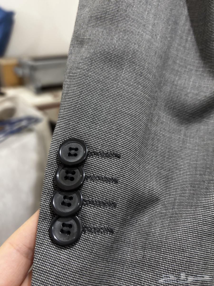 بدلة مع بنطلون hugo boss مقاس 6063618774994819111