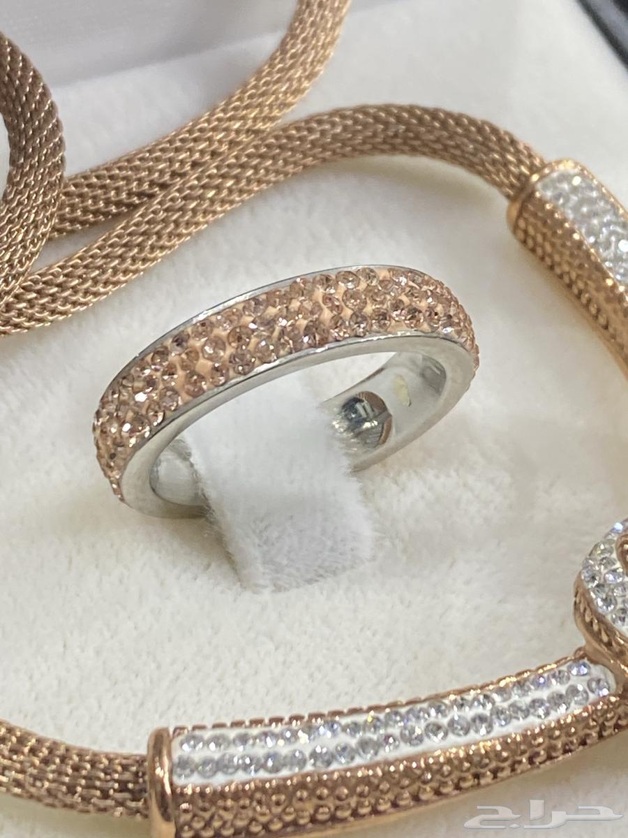 Copper Snake Necklace and Elegant and Unique Zircon Ring63618770547329114