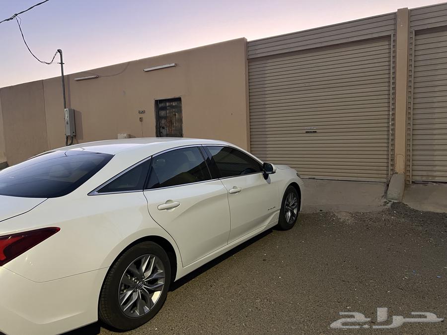 Toyota Avalon 2019 model, no sunroof, no spoiler, mileage 41,00063654898099970110