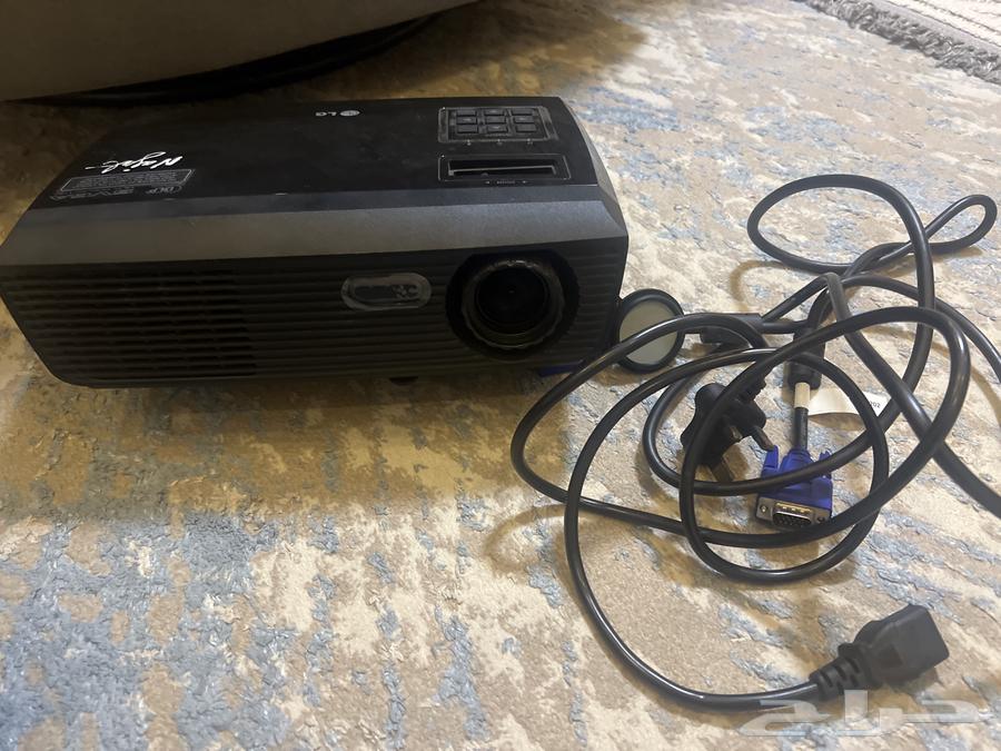 جهاز LG بروجتكور للعرض والبيع سليم وقوي63618872750594111