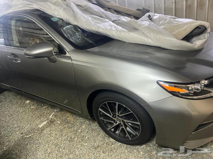 Lexus 350 ES stores everything country.63654651630978110