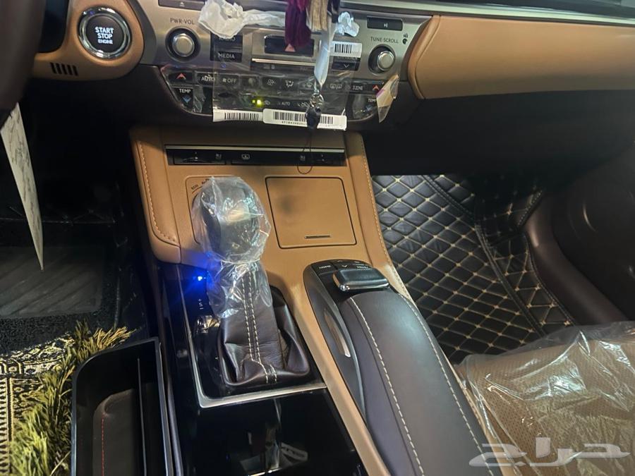 Lexus 350 ES stores everything country.63654651630978112