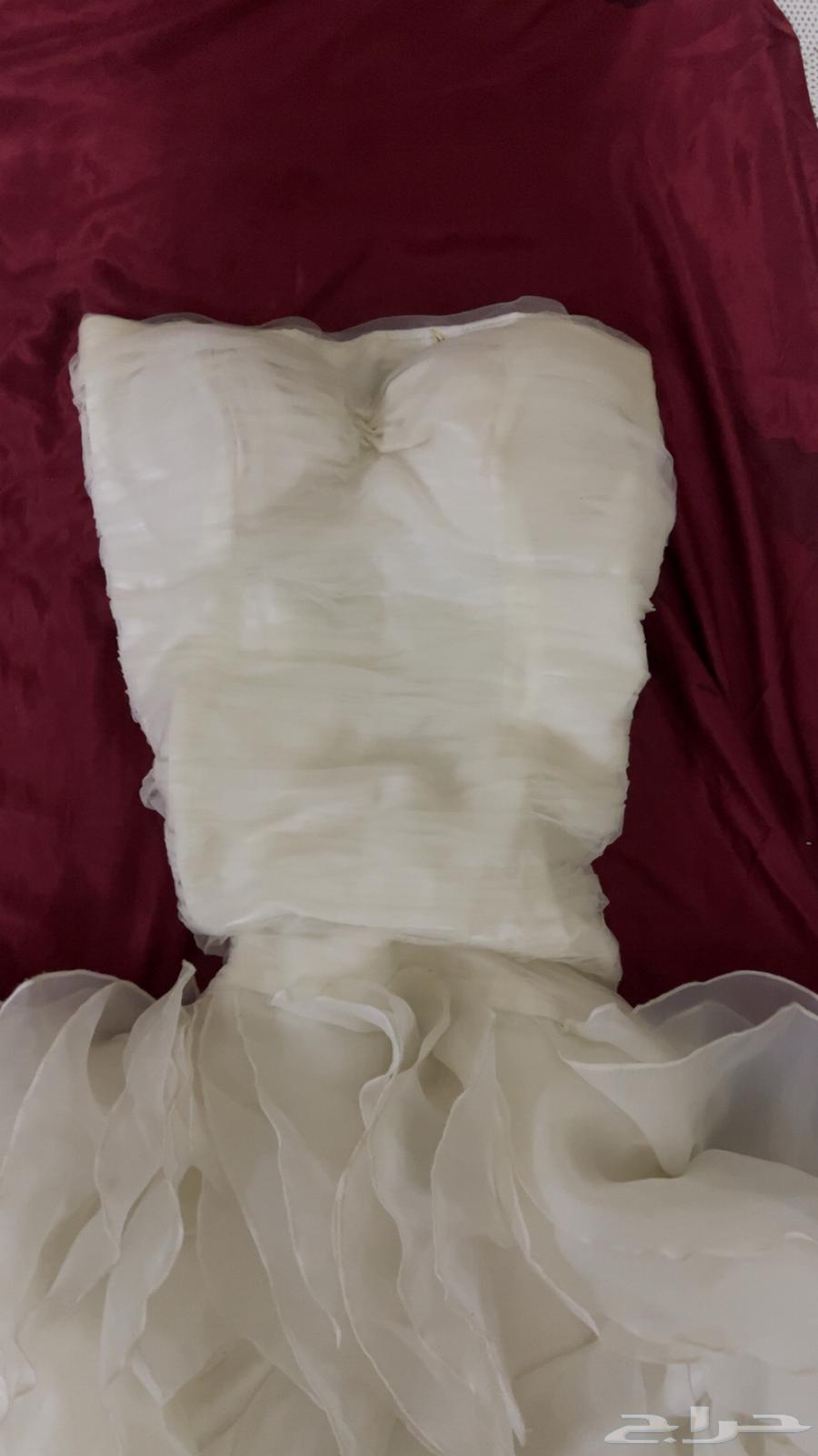 I bought the queen dress for 800 and over 200 on offer, wore it only once63623794390787111