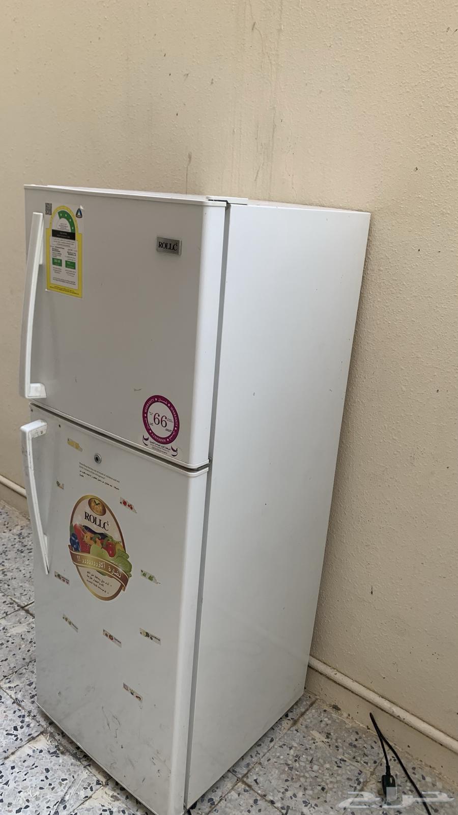 Semi-new refrigerator with a brand new door from inside and outside63621760240002112