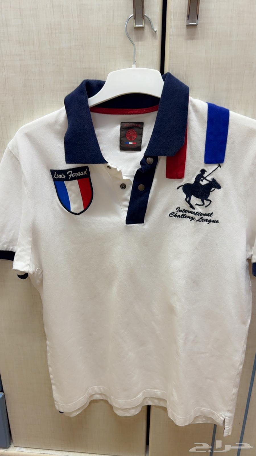 T-shirts worn alone with brand name visible63622150991745114