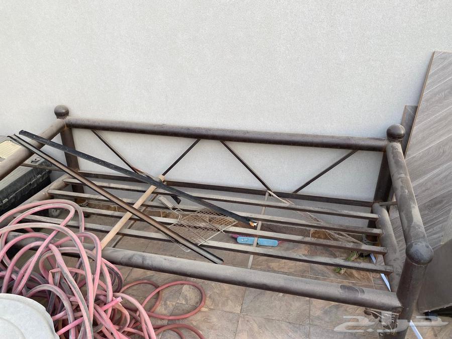 Iron chairs63621765054337111