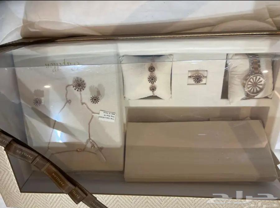 New accessory set and watch for urgent sale63618960354562111