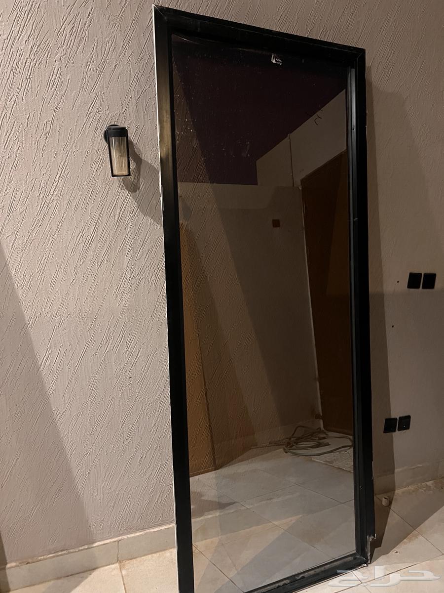 Aluminum frame with reflective glass63624942870403111