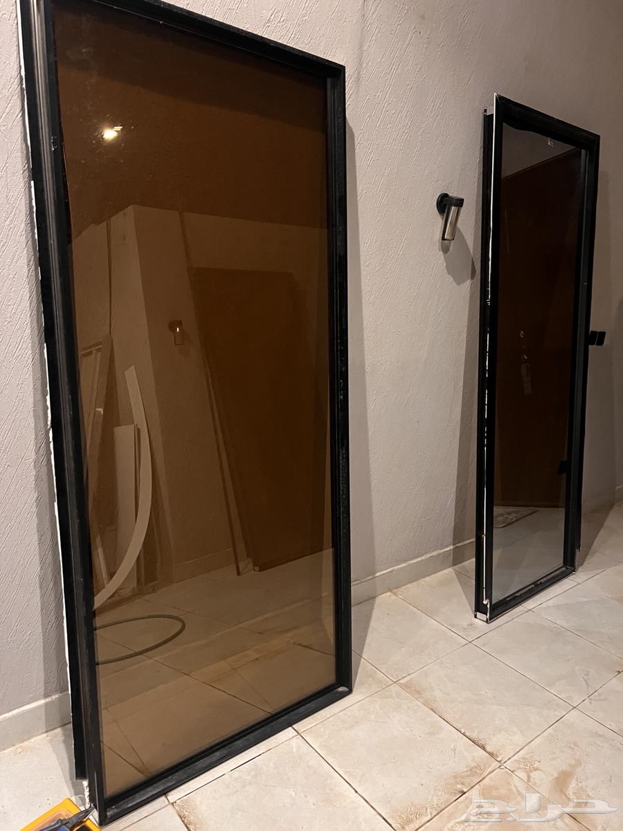 Aluminum frame with reflective glass63624942870403112