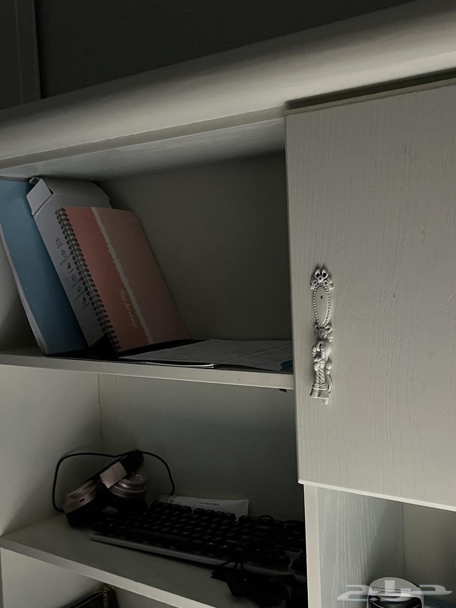 Office desk and chair63625197105923113