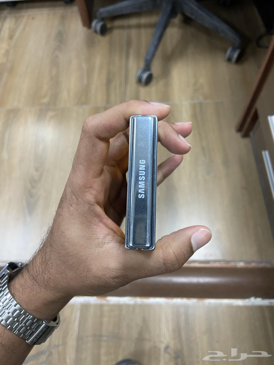 Samsung Z Flip563622382931715113