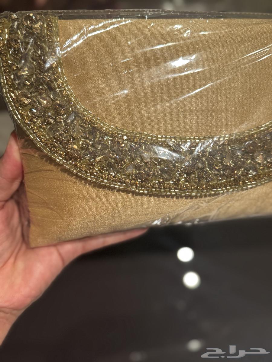 A bag from a boutique63623295064451112