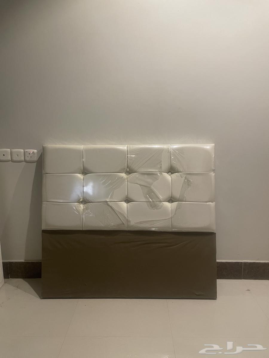 Single and a half bed with a new unused crown63623047730051111