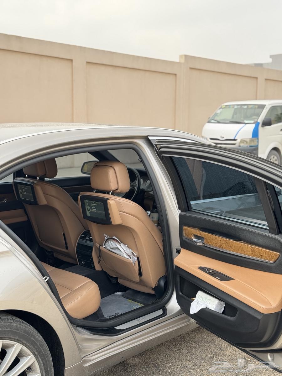 BMW 7 Series 730li 201263654922115201112