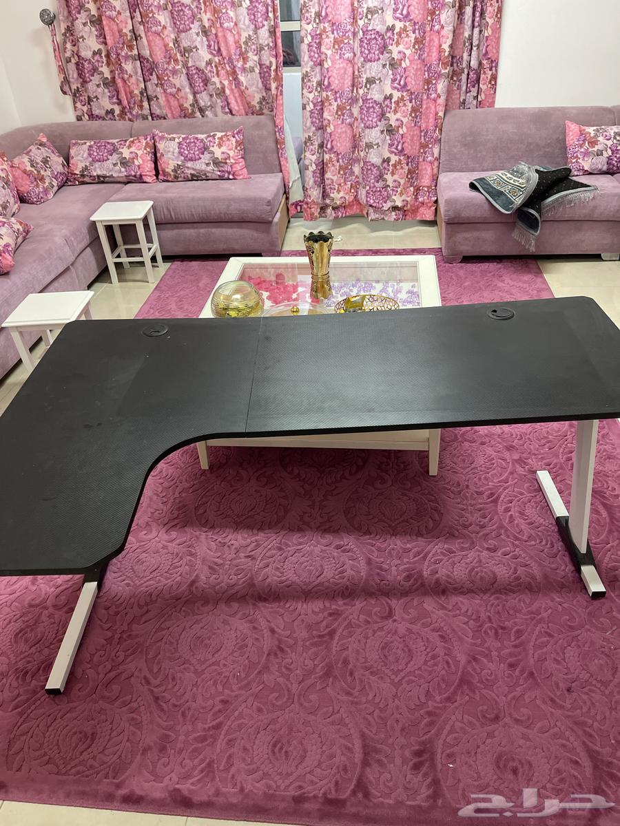 طاولة pc للبيع63624621514241113