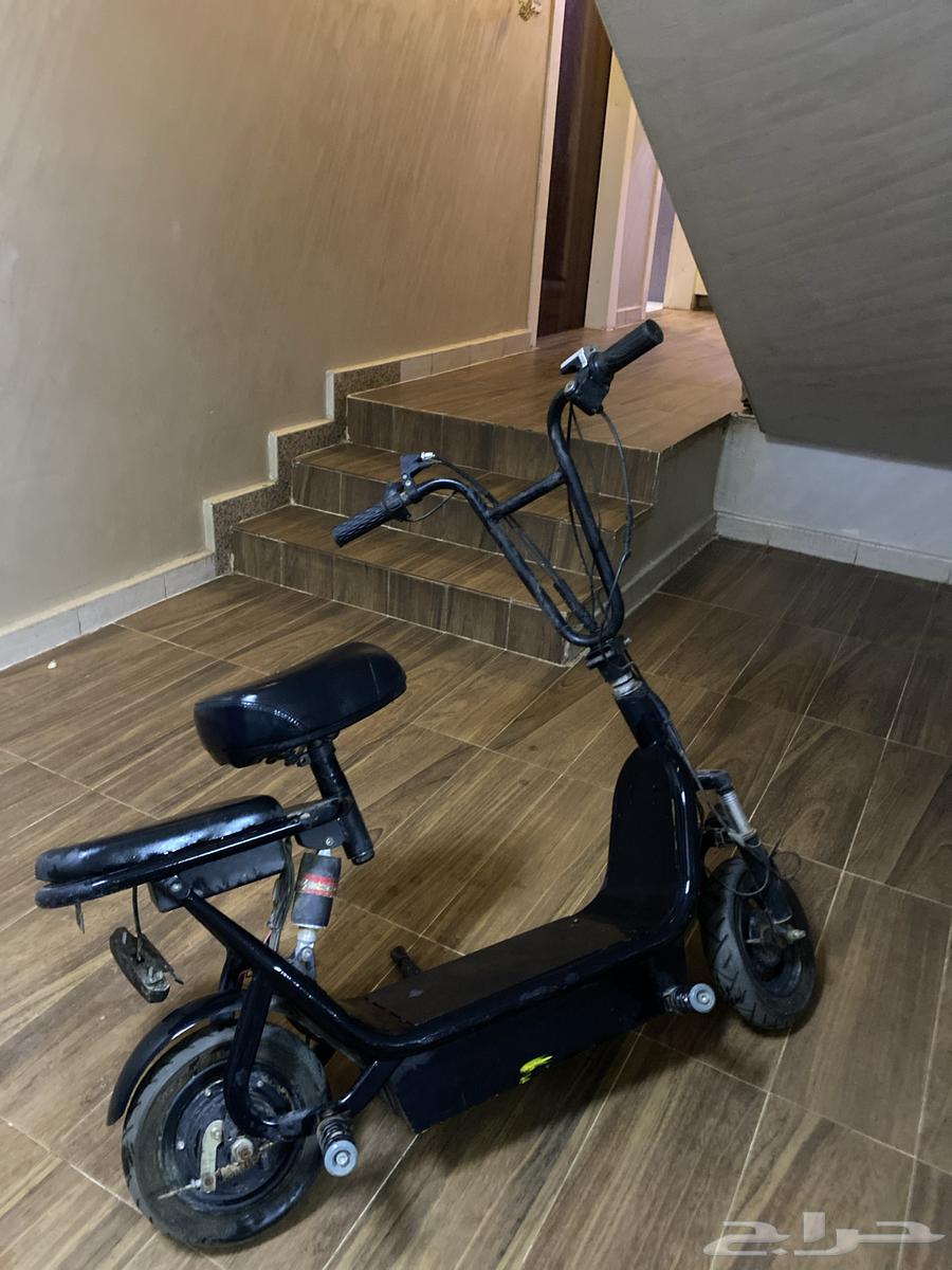 Clean scooter with speed around 7063624705395330111
