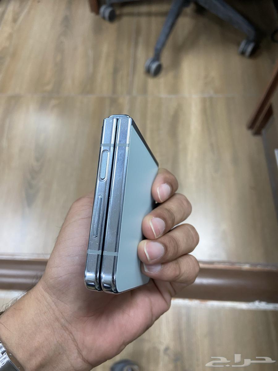 Samsung Z Flip563622382931715111