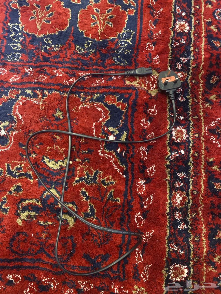 شاشة GAEMS متنقلة نظيفة جدا  مع كامل ملحقاتها (فيها كسر بسيط63625197120001113