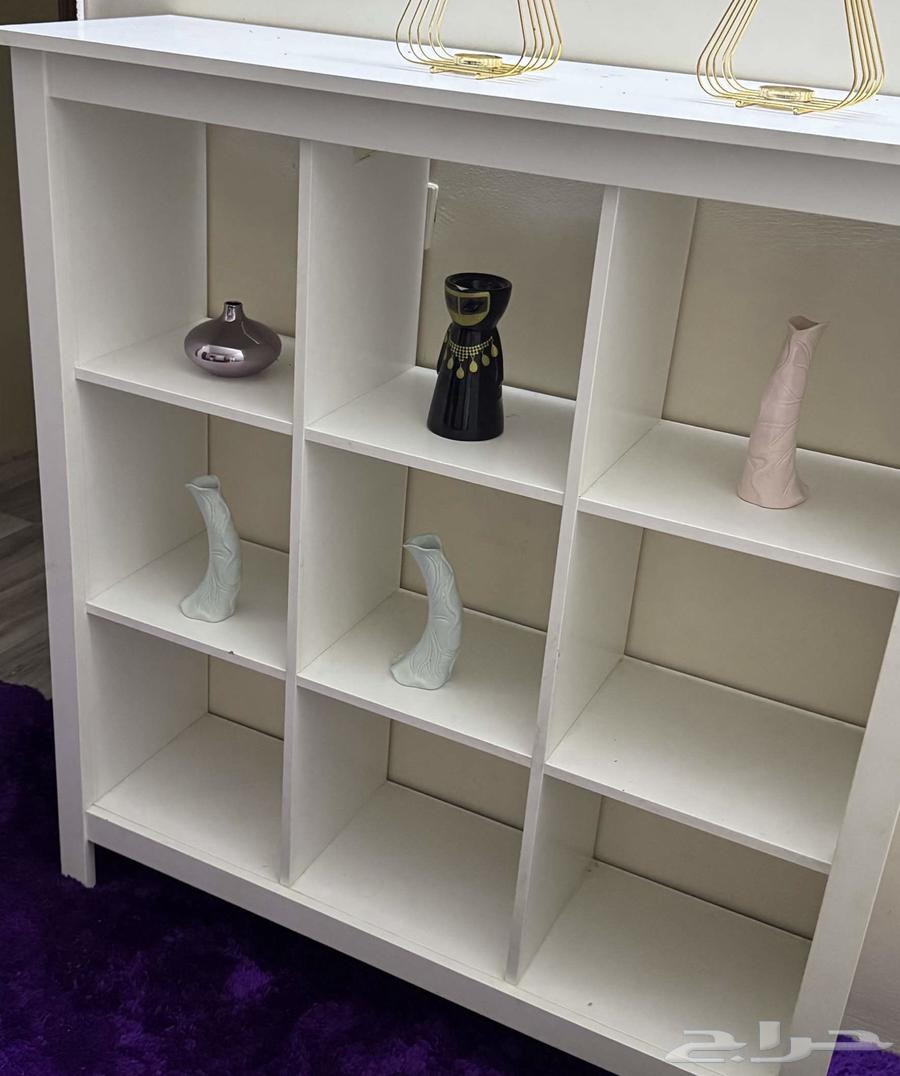 Sofa for sale and an entrance composed of two shelves and a divided entrance used63624448281987112