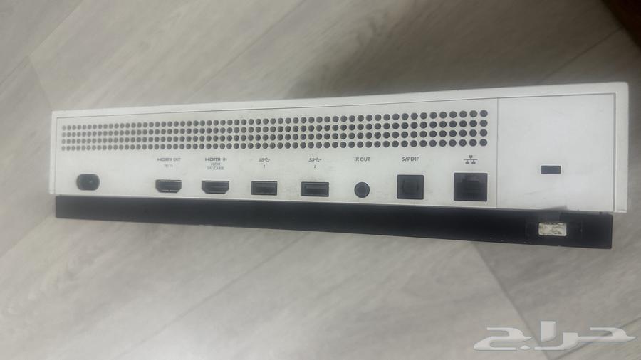 للبيع Xbox وشاشه63621421406082111