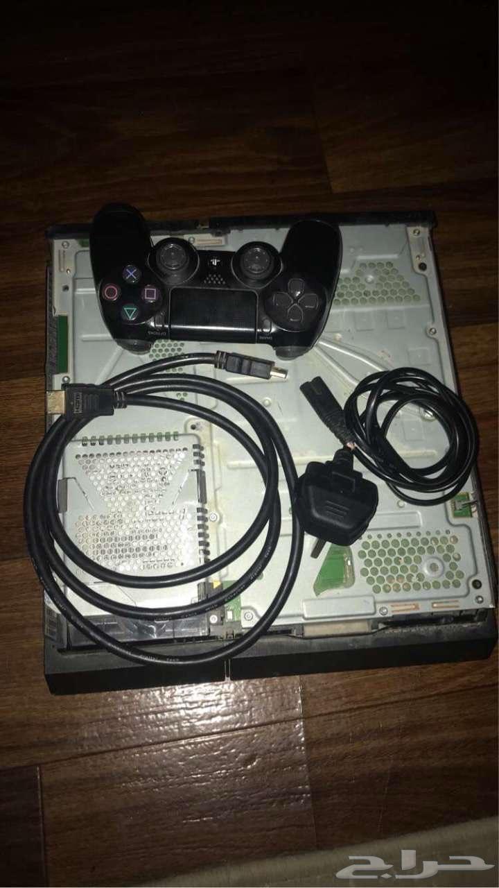 Hello, Sony 4 for sale with controller, screen, and cables63623556926977112