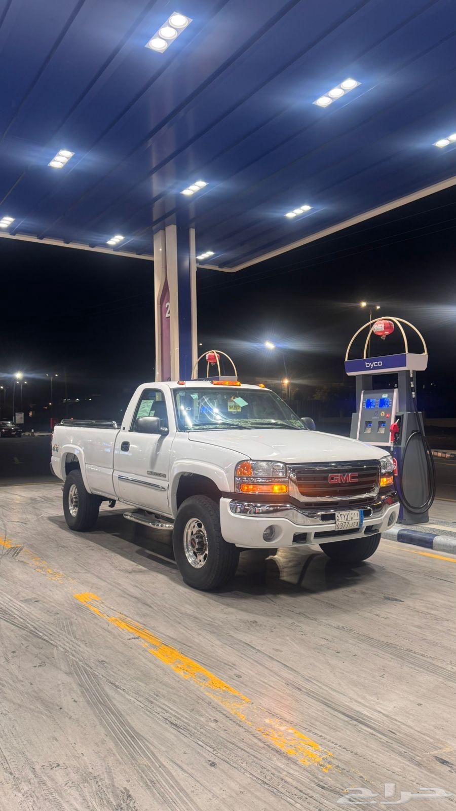 GMC Sierra 200163654907601538111