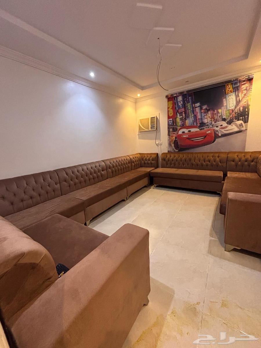 Sofa for sale, almost new and clean63620342355457111